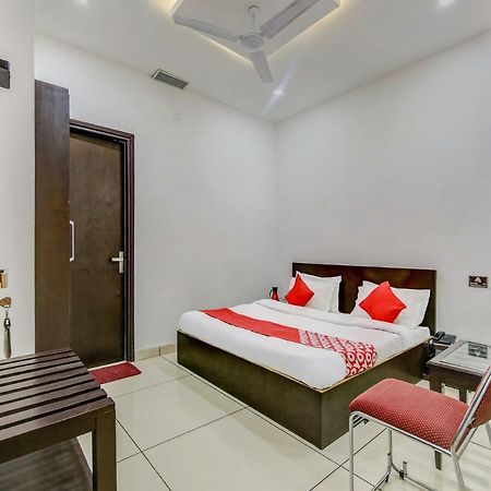 Sirsa Oyo 27999 Hotel Deep מראה חיצוני תמונה