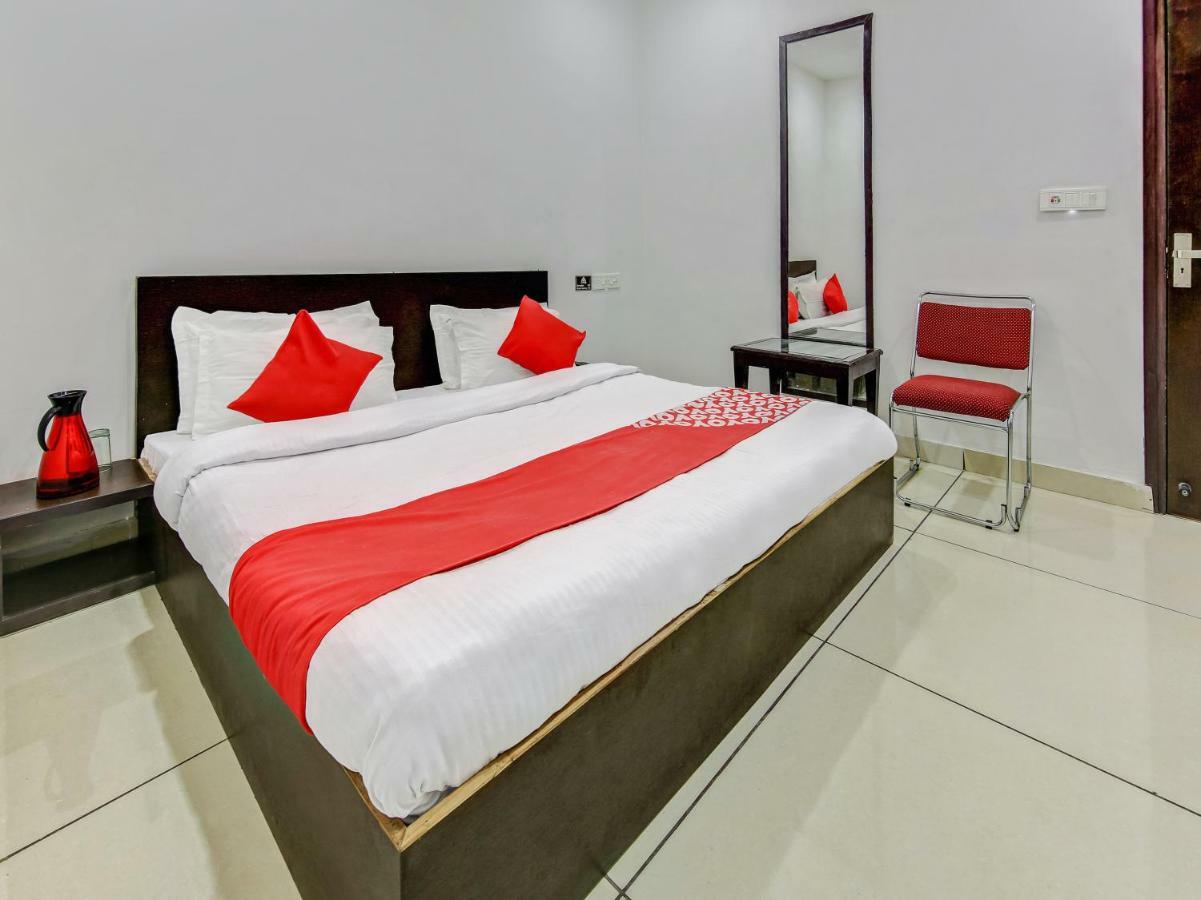 Sirsa Oyo 27999 Hotel Deep מראה חיצוני תמונה