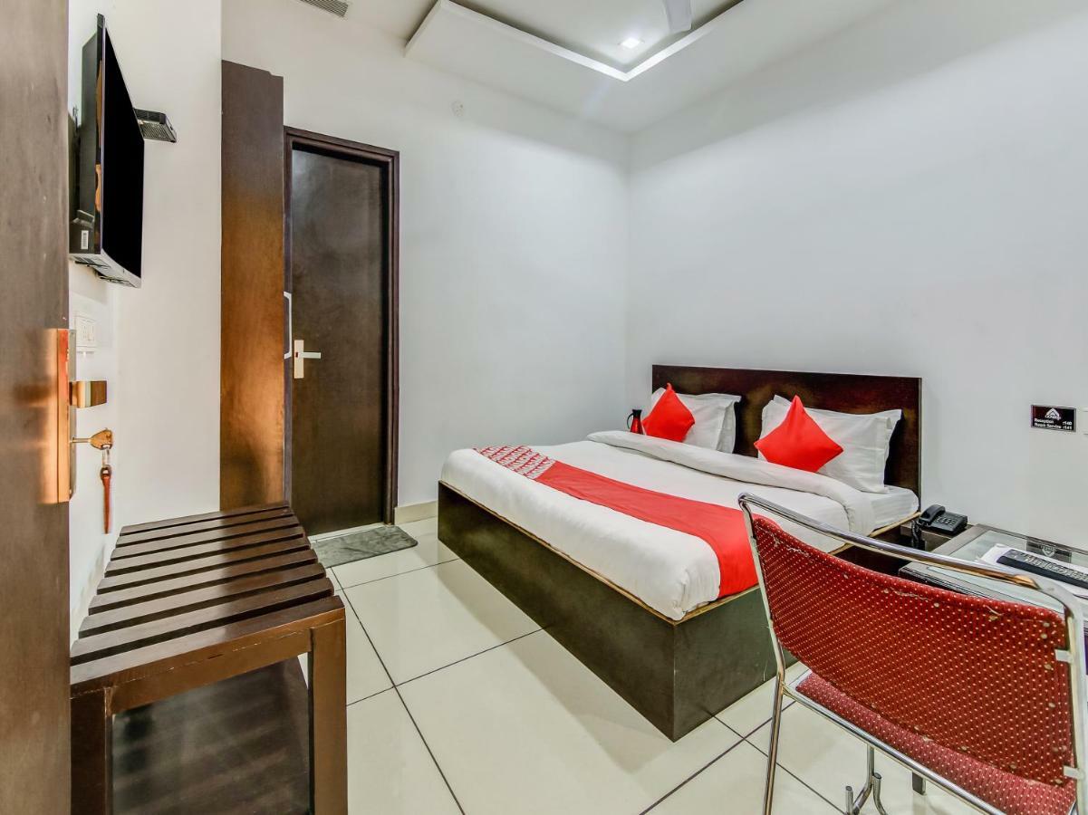 Sirsa Oyo 27999 Hotel Deep מראה חיצוני תמונה