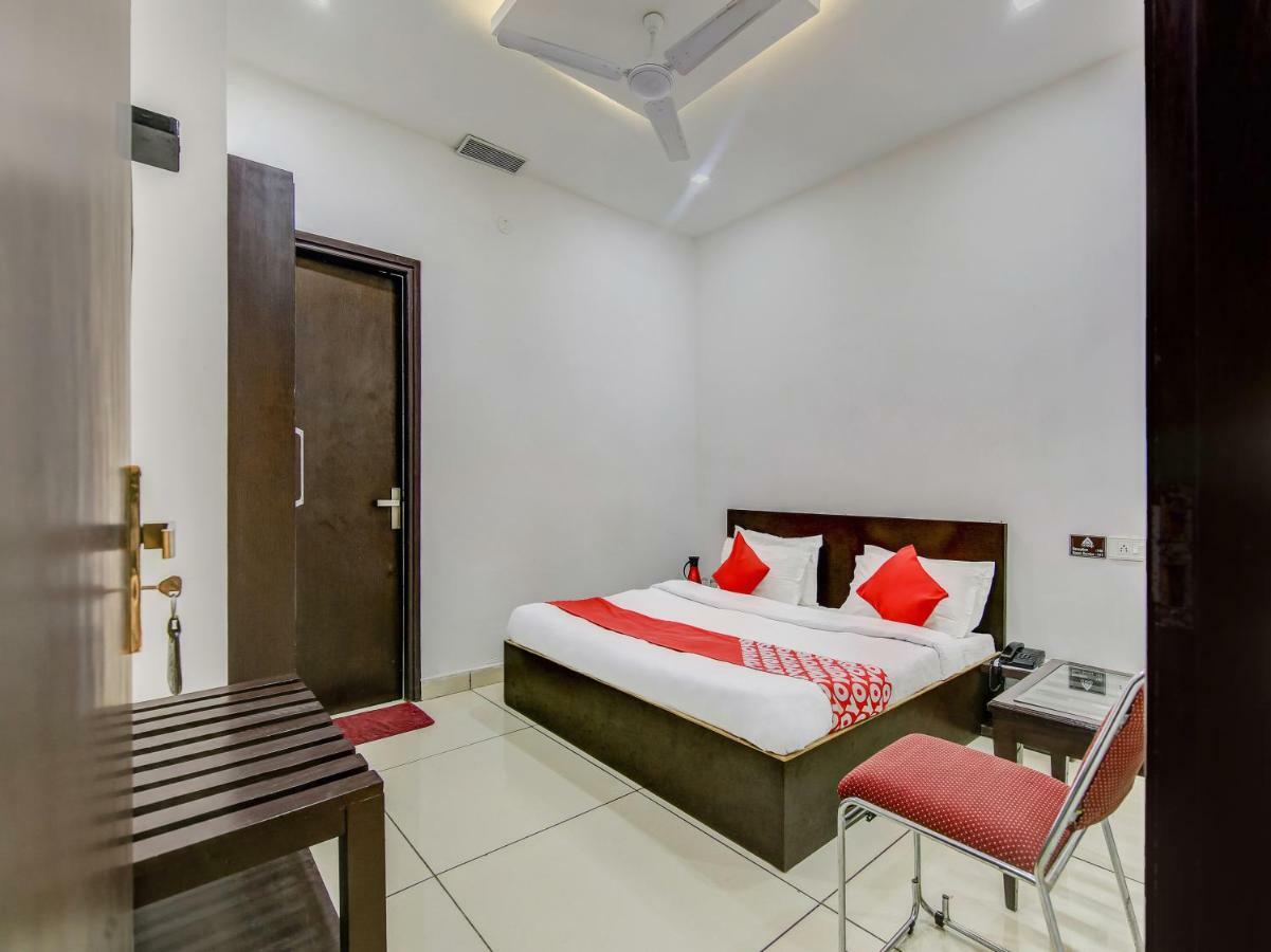 Sirsa Oyo 27999 Hotel Deep מראה חיצוני תמונה
