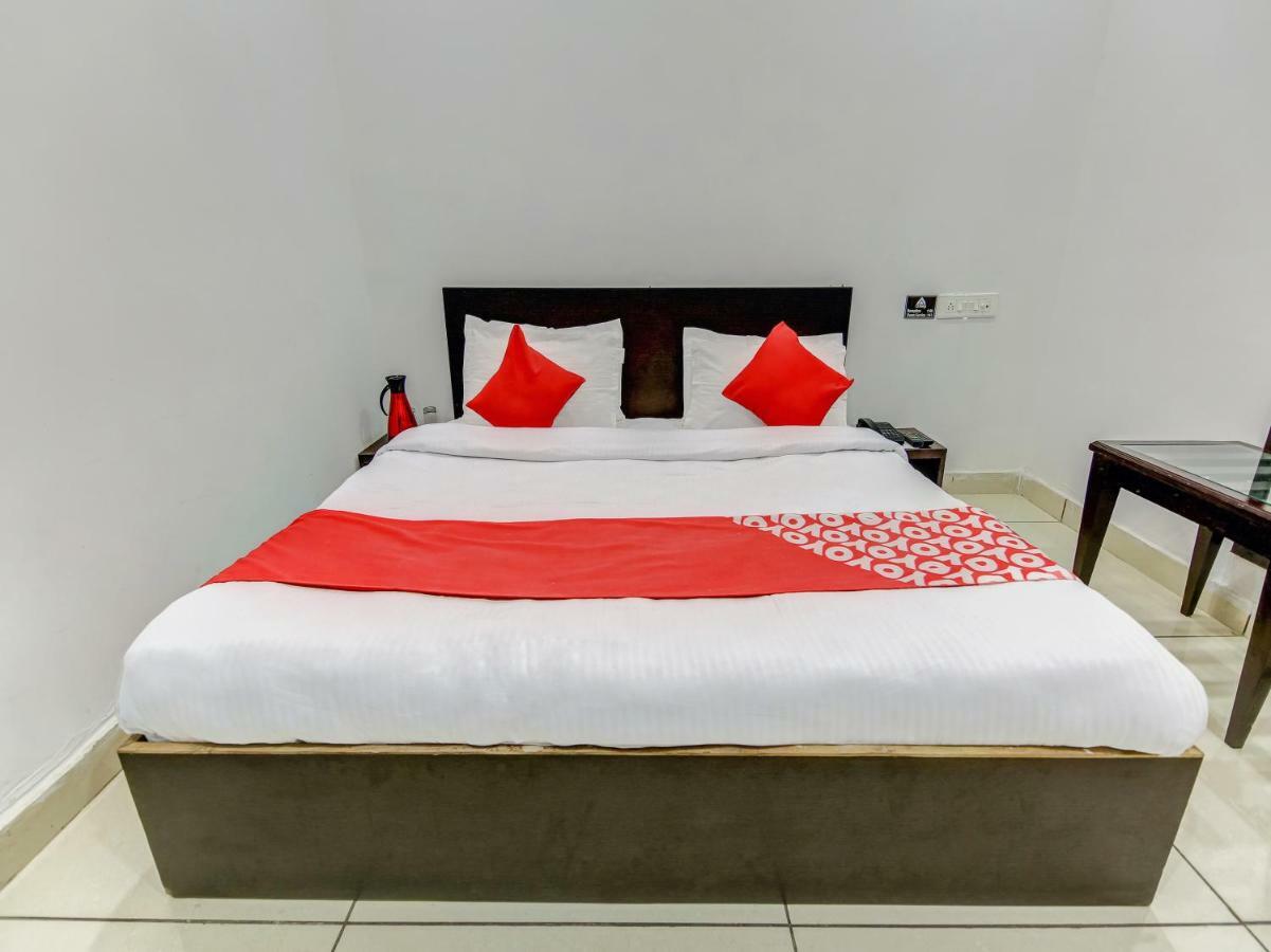 Sirsa Oyo 27999 Hotel Deep מראה חיצוני תמונה