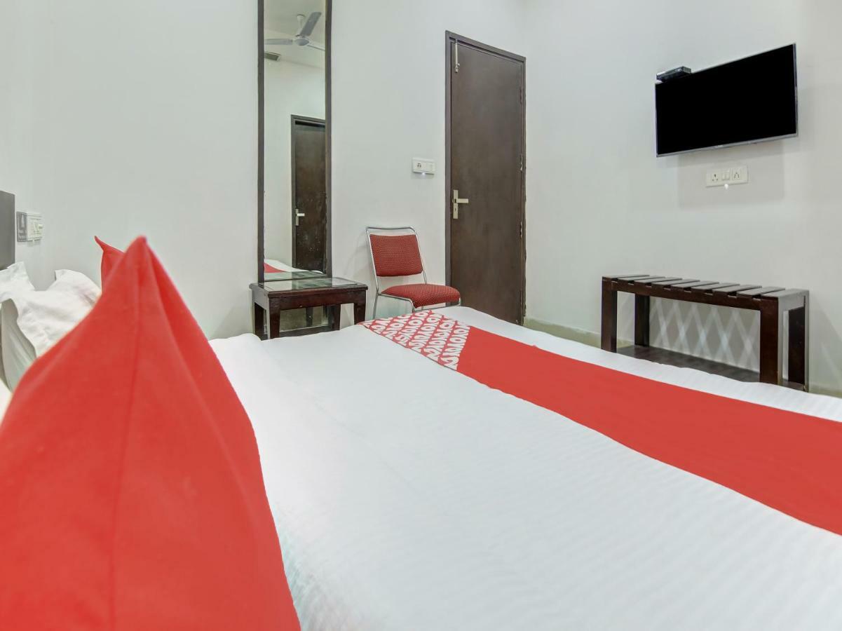 Sirsa Oyo 27999 Hotel Deep מראה חיצוני תמונה