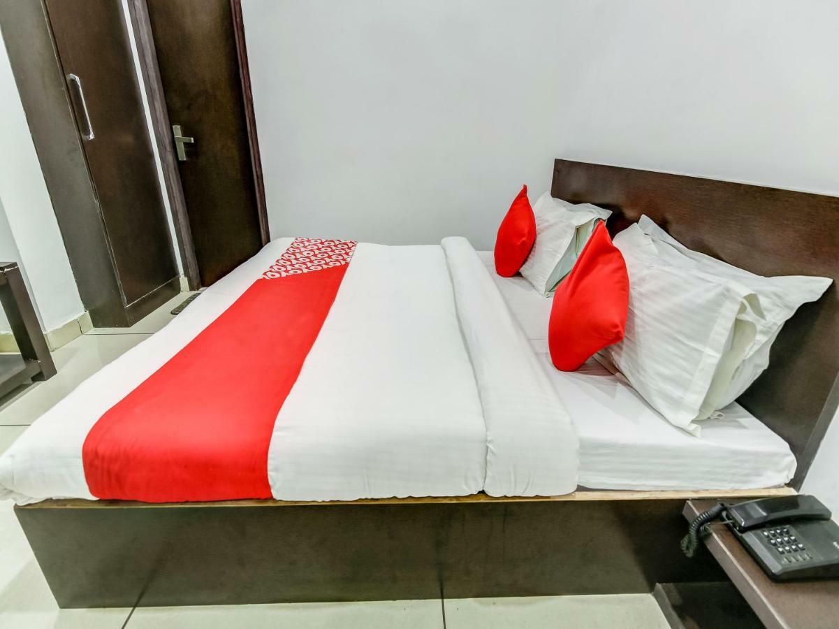 Sirsa Oyo 27999 Hotel Deep מראה חיצוני תמונה