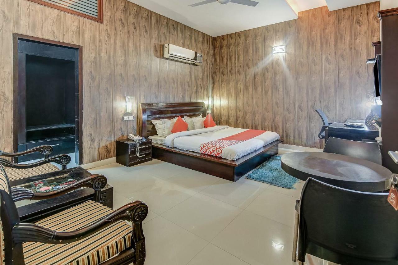 Sirsa Oyo 27999 Hotel Deep מראה חיצוני תמונה