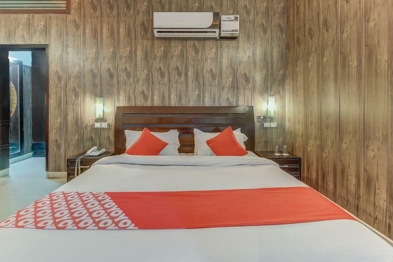 Sirsa Oyo 27999 Hotel Deep מראה חיצוני תמונה