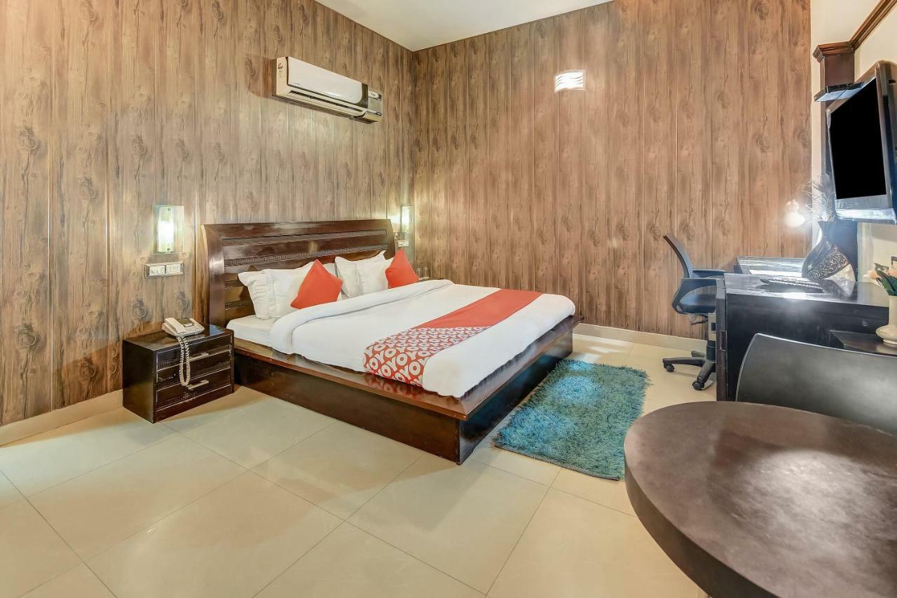 Sirsa Oyo 27999 Hotel Deep מראה חיצוני תמונה