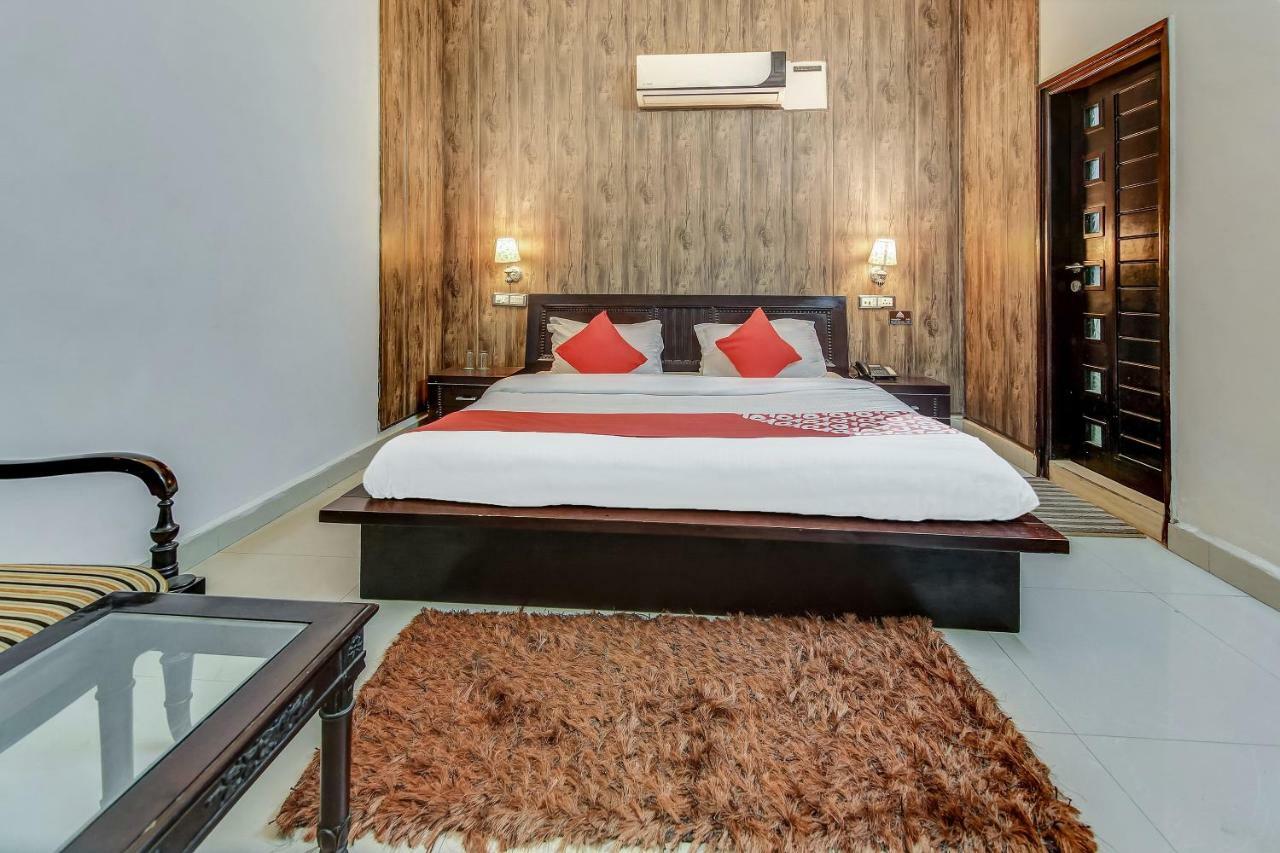 Sirsa Oyo 27999 Hotel Deep מראה חיצוני תמונה