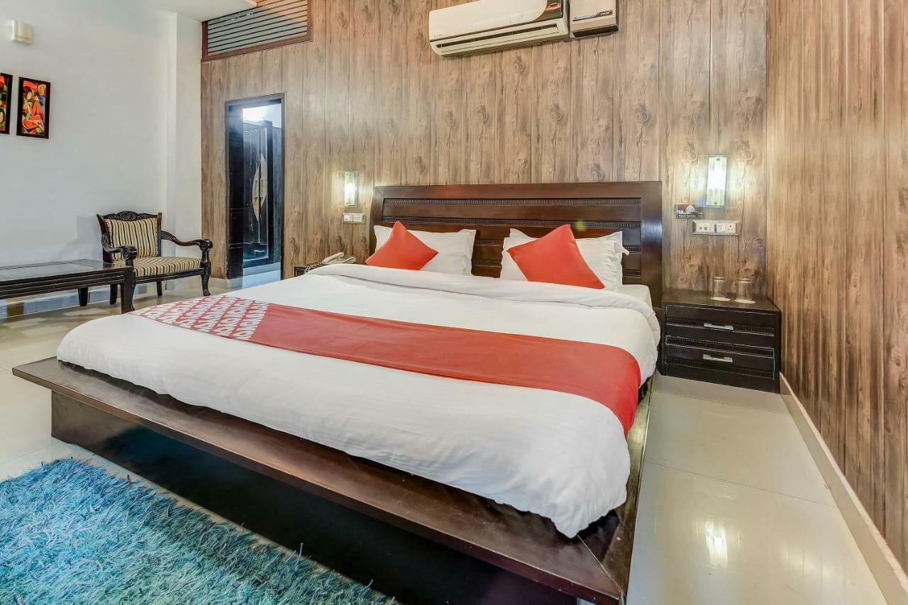 Sirsa Oyo 27999 Hotel Deep מראה חיצוני תמונה